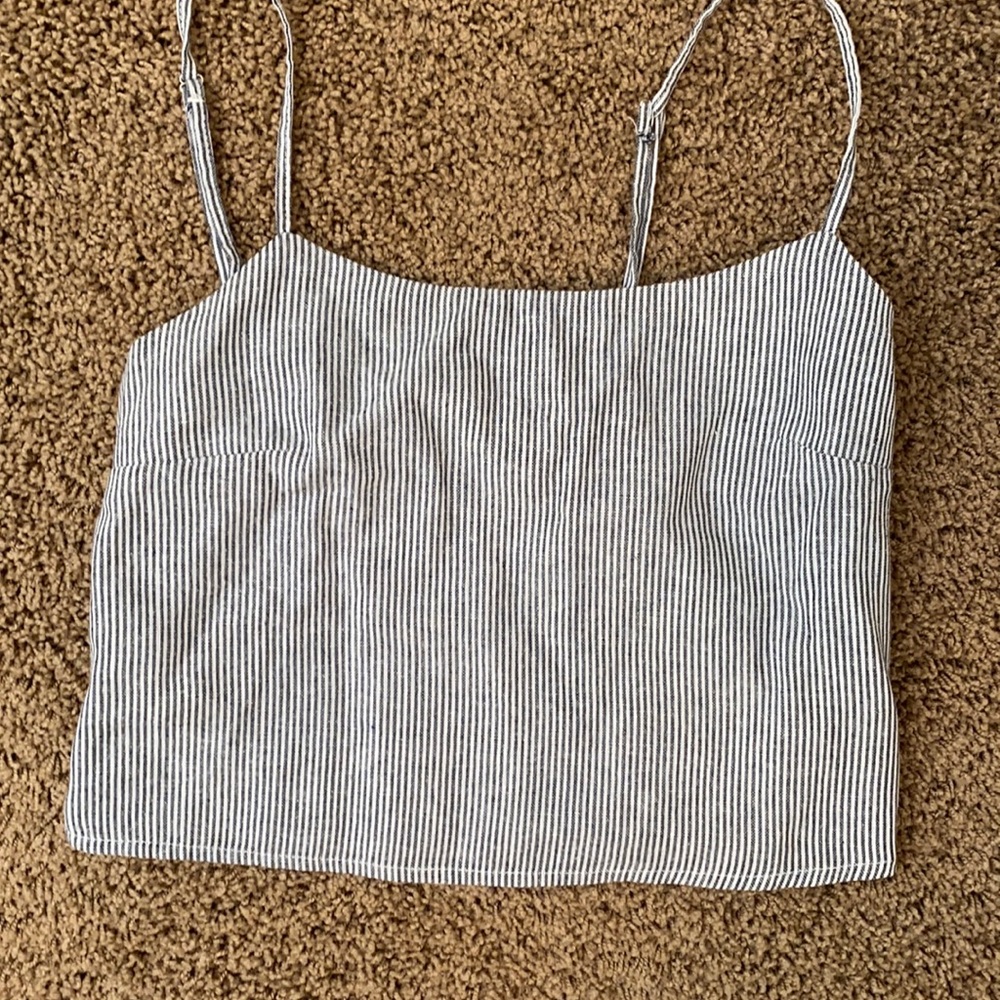 Brandy Melville crop top